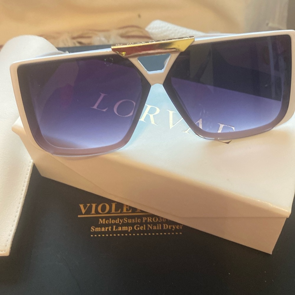 OVERSIZED FASHION SUNGLASSES